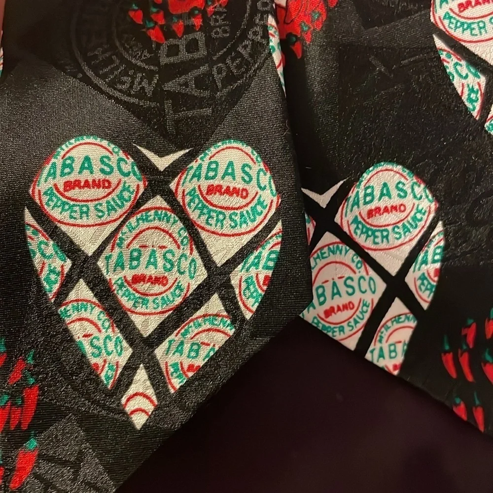 Tabasco Belk Heart Valentine’s Hot Pepper Black Red Necktie Tie Silk
